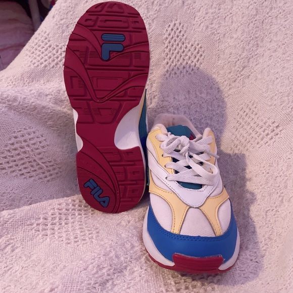 Like new colorblocked Filas!! - Picture 5 of 6